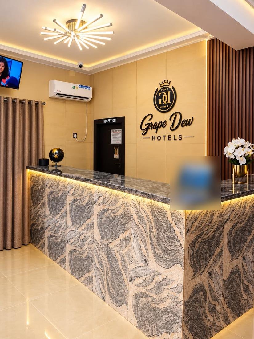 GrapeDew Hotel reception